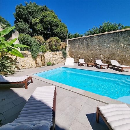 La Maison De Livia, Gite, Chambres Et Table D'Hotes, Entre Uzes Et Nimes Sauzet (Gard) Экстерьер фото