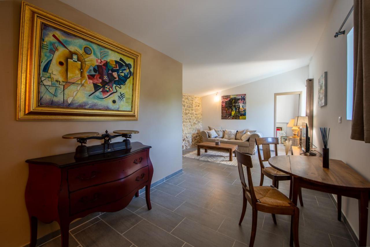 La Maison De Livia, Gite, Chambres Et Table D'Hotes, Entre Uzes Et Nimes Sauzet (Gard) Экстерьер фото