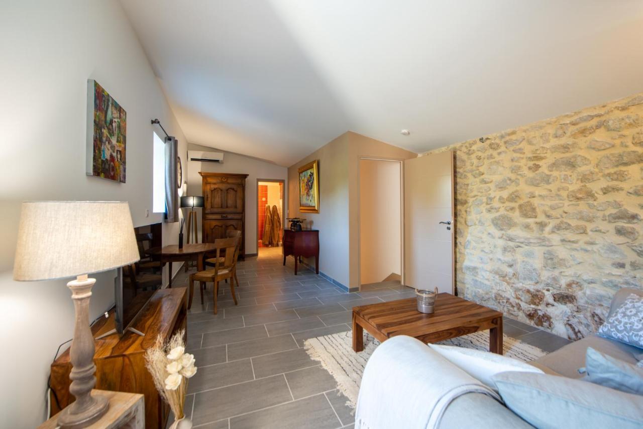 La Maison De Livia, Gite, Chambres Et Table D'Hotes Sauzet (Gard) Экстерьер фото
