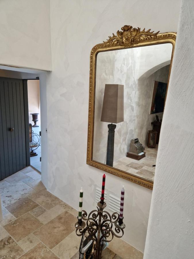 La Maison De Livia, Gite, Chambres Et Table D'Hotes Sauzet (Gard) Экстерьер фото