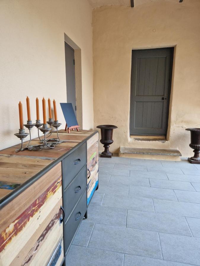 La Maison De Livia, Gite, Chambres Et Table D'Hotes Sauzet (Gard) Экстерьер фото