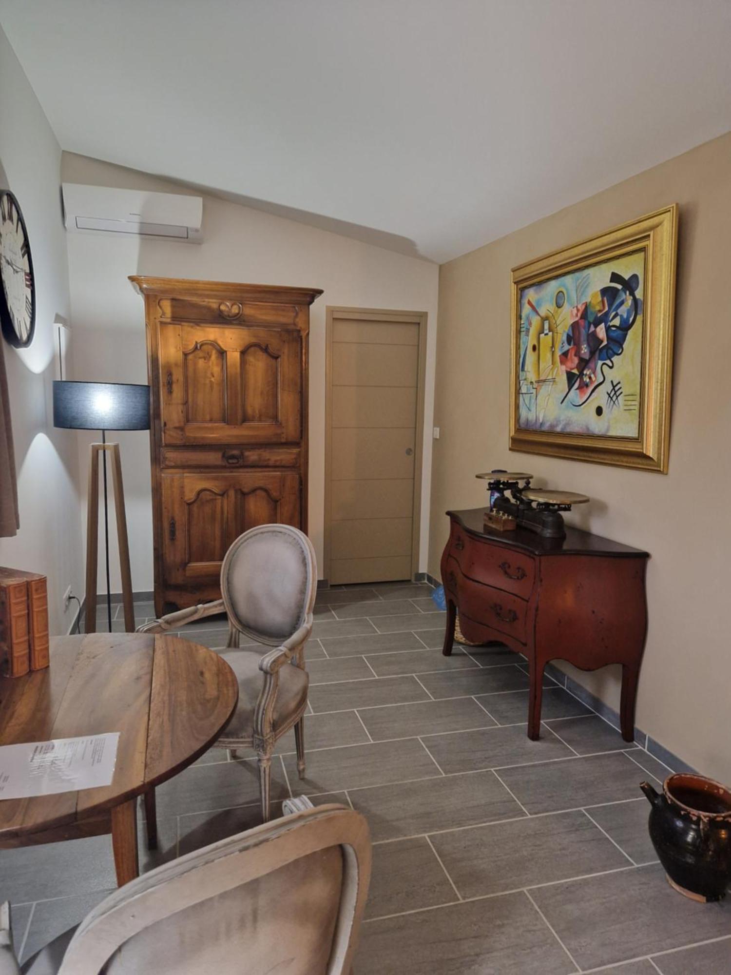 La Maison De Livia, Gite, Chambres Et Table D'Hotes, Entre Uzes Et Nimes Sauzet  Экстерьер фото