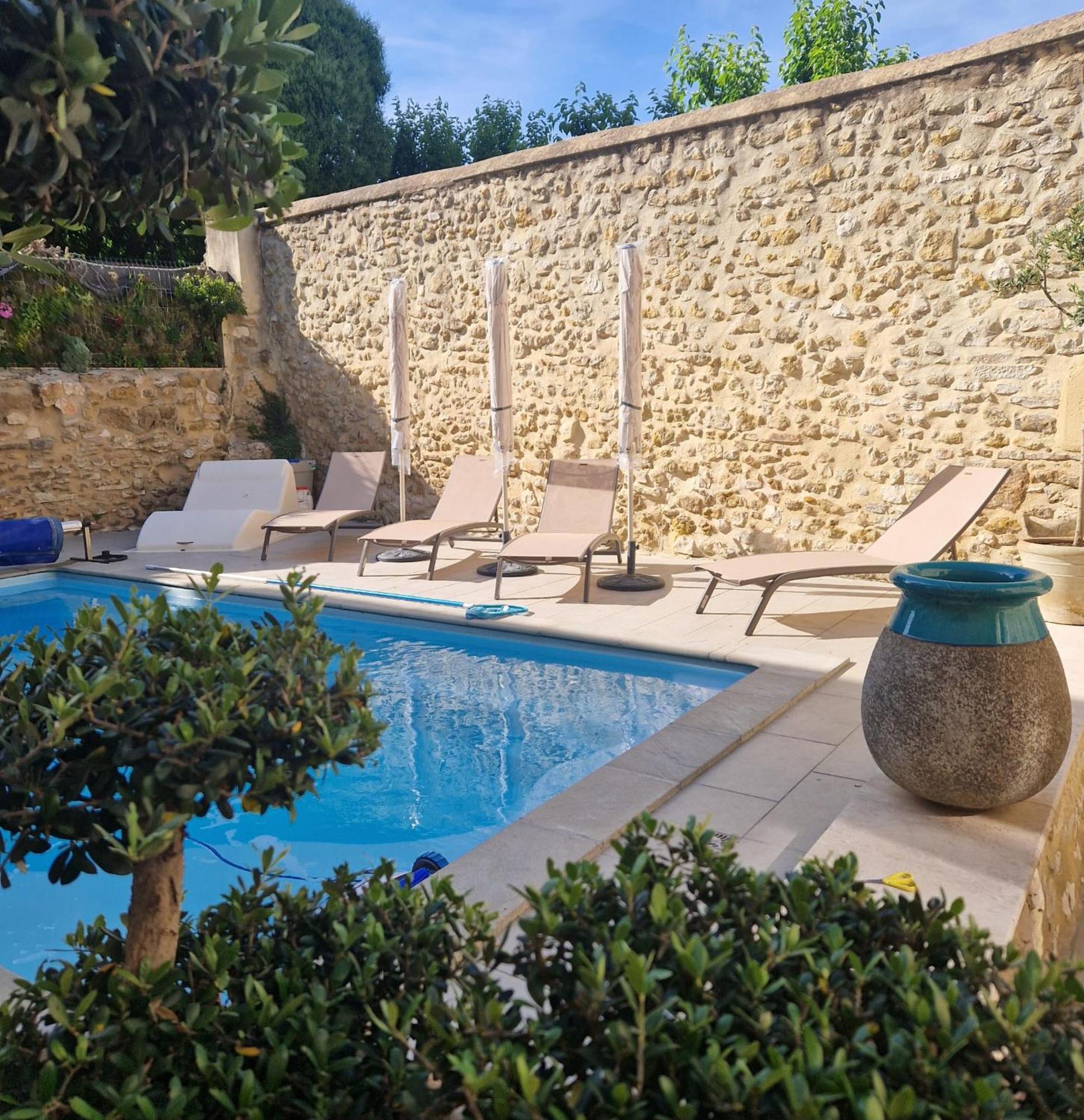 La Maison De Livia, Gite, Chambres Et Table D'Hotes, Entre Uzes Et Nimes Sauzet  Экстерьер фото